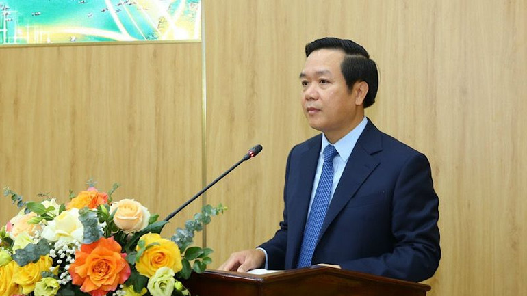 Chủ tịch Ủy ban nhân dân tỉnh Ninh Bình Phạm Quang Ngọc khai mạc hội nghị. (Ảnh: ANH TUẤN) Chủ tịch Ủy ban nhân dân tỉnh Ninh Bình Phạm Quang Ngọc khai mạc hội nghị. (Ảnh: ANH TUẤN)