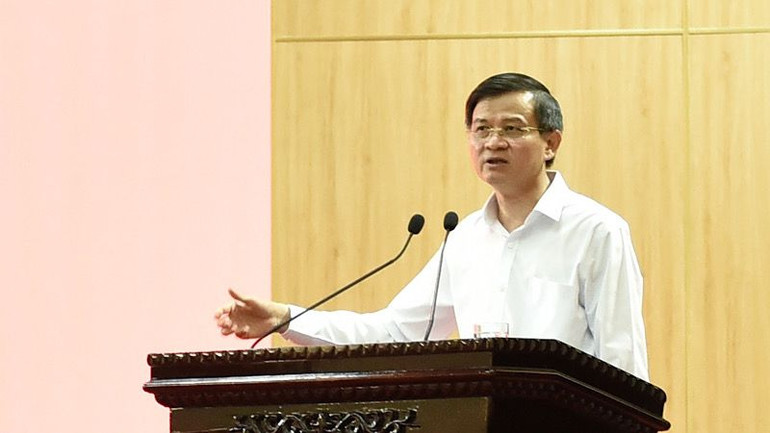 Đồng chí Đoàn Minh Huấn, Ủy viên Trung ương Đảng, Bí thư Tỉnh ủy Ninh Bình phát biểu chỉ đạo tại hội nghị. (Ảnh: XUÂN TRƯỜNG) Đồng chí Đoàn Minh Huấn, Ủy viên Trung ương Đảng, Bí thư Tỉnh ủy Ninh Bình phát biểu chỉ đạo tại hội nghị. (Ảnh: XUÂN TRƯỜNG)