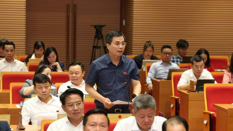 Đại biểu Lê Minh Đức (Thạch Thất) thảo luận về Nghị quyết về việc sắp xếp đơn vị hành chính cấp xã của thành phố Hà Nội.