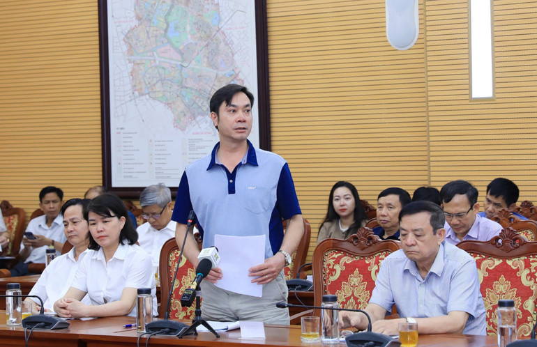 Cử tri Nguyễn Văn Quyết, phường Cầu Diễn, quận Nam Từ Liêm kiến nghị cần có chế tài xử lý, xử phạt thật mạnh đối với các tội phạm làm thuốc giả, sữa giả...