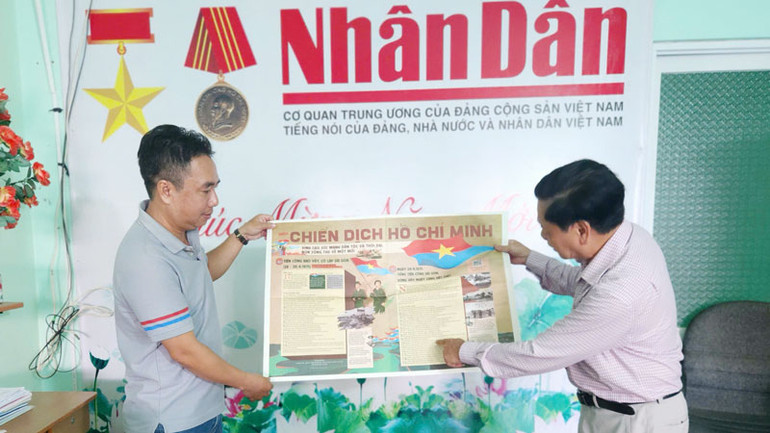 Tại Kiên Giang, phụ san đặc biệt của Báo Nhân Dân kỷ niệm 50 năm Ngày Giải phóng miền nam, thống nhất đất nước được phát hết từ rất sớm. Tại Kiên Giang, phụ san đặc biệt của Báo Nhân Dân kỷ niệm 50 năm Ngày Giải phóng miền nam, thống nhất đất nước được phát hết từ rất sớm.