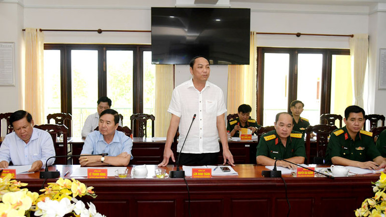 Phó Bí thư Thường trực Tỉnh ủy, Chủ tịch Hội đồng nhân dân tỉnh Kiên Giang phát biểu. (Ảnh: PHƯƠNG VŨ)