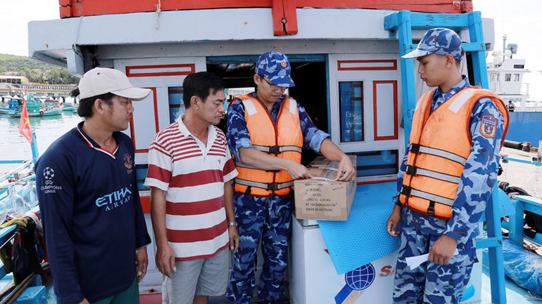 Kiên Giang: Cảnh sát biển liên tiếp bắt giữ tàu cá vi phạm IUU ảnh 2