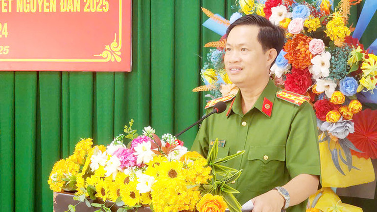 Đại tá Nguyễn Nhật Trường, Phó Giám đốc Công an tỉnh Kiên Giang phát biểu tại hội nghị.