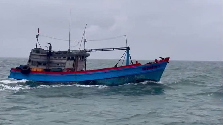 Tàu cá CM-92519 TS vận chuyển khoảng 30.000 lít dầu DO nhưng không có giấy tờ chứng minh nguồn gốc hợp pháp của hàng hóa.