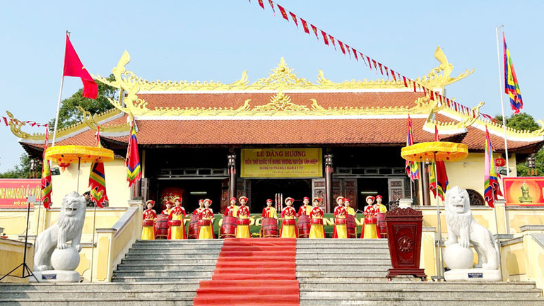 Đền thờ Quốc tổ Hùng Vương ở khu phố Đông Bình, thị trấn Tân Hiệp, huyện Tân Hiệp, tỉnh Kiên Giang. (Ảnh: PHƯƠNG VŨ)