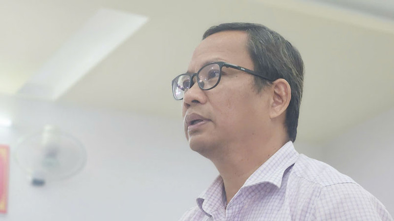 Phó Giám đốc Sở Nội vụ tỉnh Kiên Giang Huỳnh Xuân Luật thông tin về trưng bày hình ảnh, tư liệu về lịch sử hình thành và phát triển của tỉnh Kiên Giang.