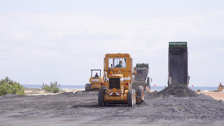 Thi công xây dựng tại Dự án Khu bến cảng Mỹ Thủy. Thi công xây dựng tại Dự án Khu bến cảng Mỹ Thủy.