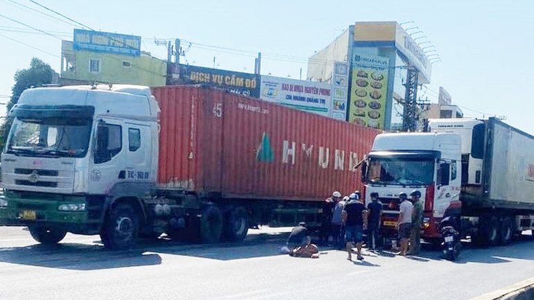 Xe tải nặng đi vào thành phố Đông Hà gây tai nạn luôn là nỗi ám ảnh của người dân.