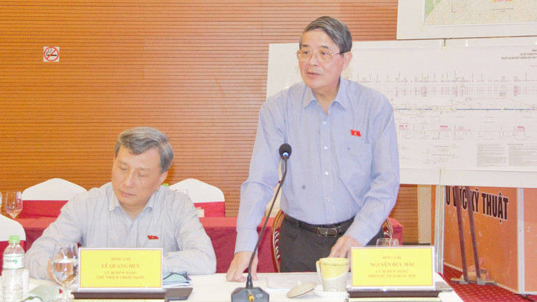 Phó Chủ tịch Quốc hội Nguyễn Đức Hải phát biểu tại buổi làm việc với Bộ Giao thông vận tải và lãnh đạo hai tỉnh Thừa Thiên Huế, Quảng Trị.