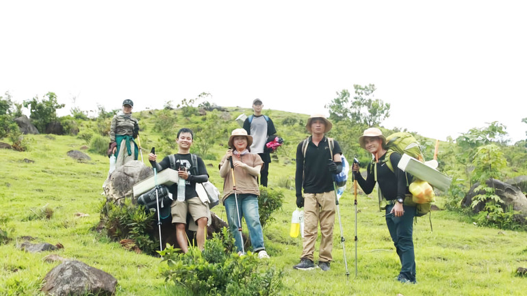Ngày càng có nhiều du khách quan tâm đến đồi cỏ Xa Reng.