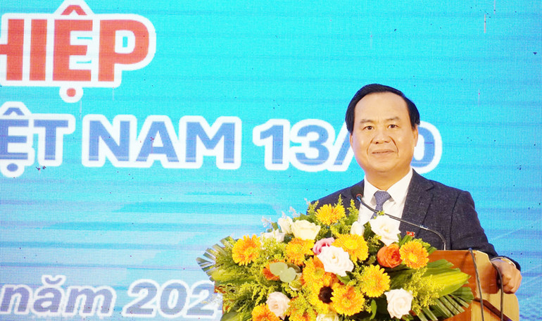 Phó Bí thư Tỉnh ủy, Chủ tịch Ủy ban nhân dân tỉnh Quảng Trị Võ Văn Hưng biểu dương, ghi nhận những đóng góp to lớn của cộng đồng doanh nghiệp.