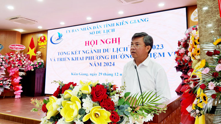 Phó Chủ tịch Ủy ban nhân dân tỉnh Kiên Giang phát biểu kết luận Hội nghị.