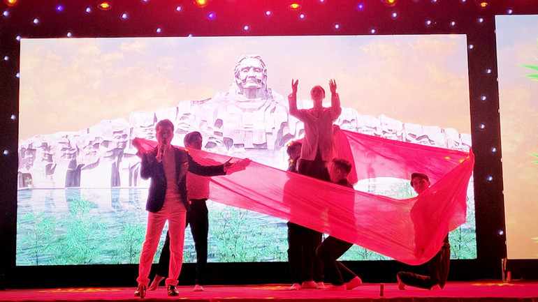 Chương trình tuyên truyền ca khúc cách mạng chủ đề “Tổ quốc trong tim tôi”. Chương trình tuyên truyền ca khúc cách mạng chủ đề “Tổ quốc trong tim tôi”.