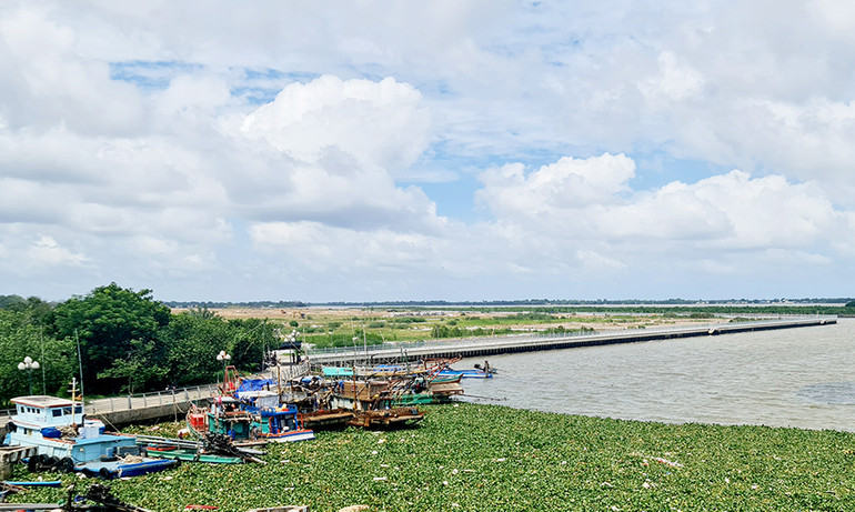 Khu lấn biển Tây Nam, thành phố Rạch Giá (Kiên Giang) với diện tích 68ha đã san lấp mặt bằng đang đầu tư xây dựng hạ tầng. (Ảnh: Việt Tiến)