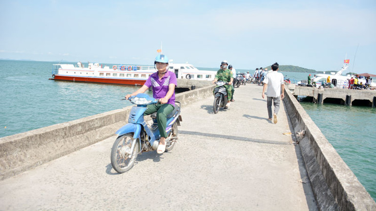 Hội đồng nhân dân tỉnh Kiên Giang thông qua 14 nghị quyết về đầu tư công ảnh 1 Hội đồng nhân dân tỉnh Kiên Giang thông qua 14 nghị quyết về đầu tư công ảnh 1