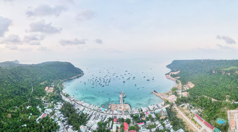 Một góc xã đảo Thổ Châu nhìn từ trên cao. (Ảnh: PHƯƠNG VŨ) Một góc xã đảo Thổ Châu nhìn từ trên cao. (Ảnh: PHƯƠNG VŨ)