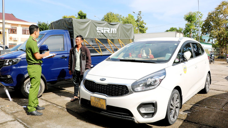 Công an làm việc ban đầu với Nguyễn Văn Đề.