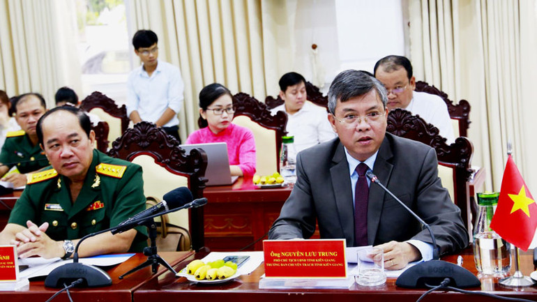 Phó Chủ tịch Ủy ban nhân dân tỉnh Kiên Giang Nguyễn Lưu Trung phát biểu tại lễ ký kết.