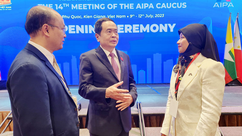 Phó Chủ tịch Thường trực Quốc hội Trần Thanh Mẫn gặp gỡ Trưởng đoàn Nghị viện, các vị nghị sĩ Nghị viện thành viên Nhóm tư vấn AIPA về tham dự phiên khai mạc.