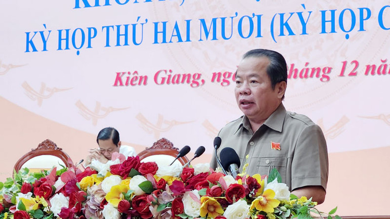 Chủ tịch Hội đồng nhân dân tỉnh Kiên Giang phát biểu bế mạc kỳ họp.