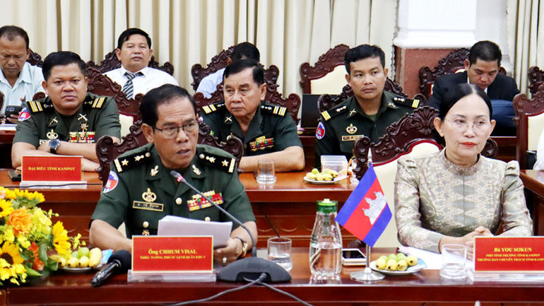 Đại diện Ban chuyên trách các tỉnh của Vương quốc Campuchia phát biểu.