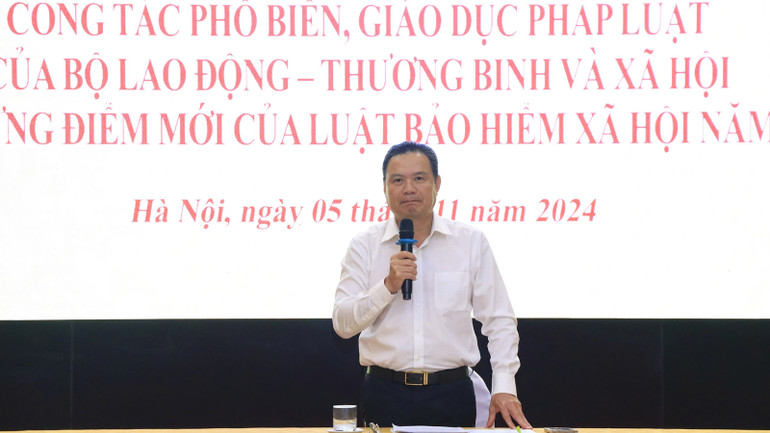 Thứ trưởng Lê Văn Thanh phát biểu tại hội nghị hưởng ứng Ngày Pháp luật Việt Nam năm 2024 của Bộ Lao động-Thương binh và Xã hội. Thứ trưởng Lê Văn Thanh phát biểu tại hội nghị hưởng ứng Ngày Pháp luật Việt Nam năm 2024 của Bộ Lao động-Thương binh và Xã hội.