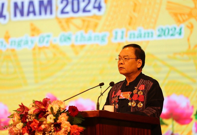 Đồng chí Mùa A Sơn, Phó Bí thư Thường trực Tỉnh ủy Điện Biên phát biểu tại Đại hội.