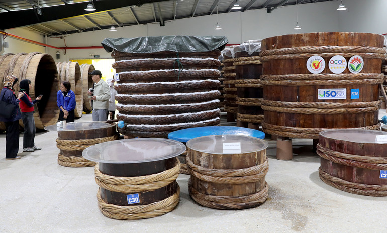 Một trong những thương hiệu nổi tiếng miền Khúc Phụ: Nước mắm của nhà sản xuất Lê Gia đã được công nhận là sản phẩm OCOP 5 sao quốc gia.