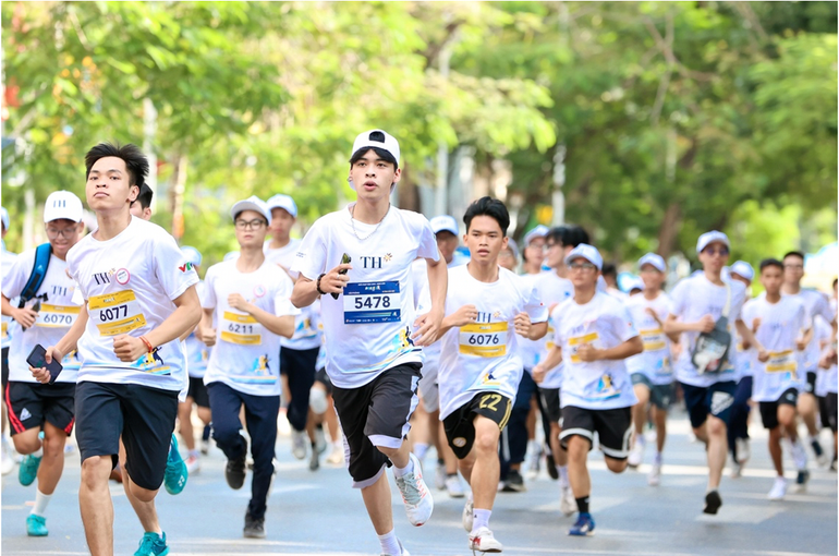 Tập đoàn TH đã đồng hành cùng nhiều hoạt động thúc đẩy thể thao học đường, tiêu biểu là giải chạy dành cho HSSV S Race