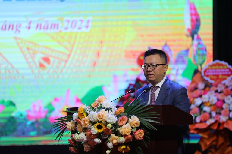 Đồng chí Lê Quốc Minh, Ủy viên Trung ương Đảng, Tổng Biên tập Báo Nhân Dân, Phó Trưởng Ban Tuyên giáo Trung ương, Chủ tịch Hội Nhà báo Việt Nam phát biểu chúc mừng Báo Điện Biên Phủ. Đồng chí Lê Quốc Minh, Ủy viên Trung ương Đảng, Tổng Biên tập Báo Nhân Dân, Phó Trưởng Ban Tuyên giáo Trung ương, Chủ tịch Hội Nhà báo Việt Nam phát biểu chúc mừng Báo Điện Biên Phủ.