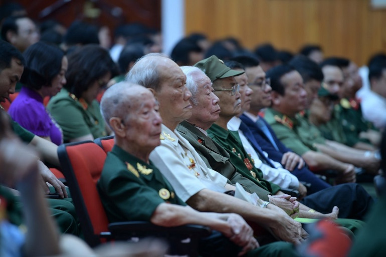 Đại biểu là các chiến sĩ Điện Biên năm xưa dự Hội thảo.