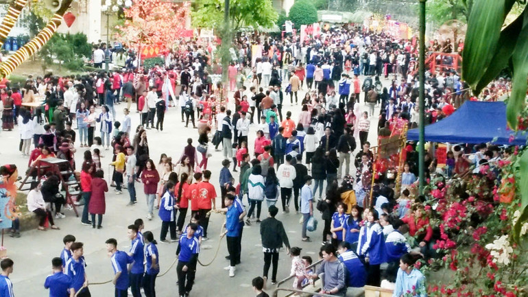 Hằng năm, Trường Phổ thông Vùng cao Việt Bắc tổ chức nhiều hoạt động ngoại khóa để học sinh các dân tộc giao lưu, tăng cường đoàn kết