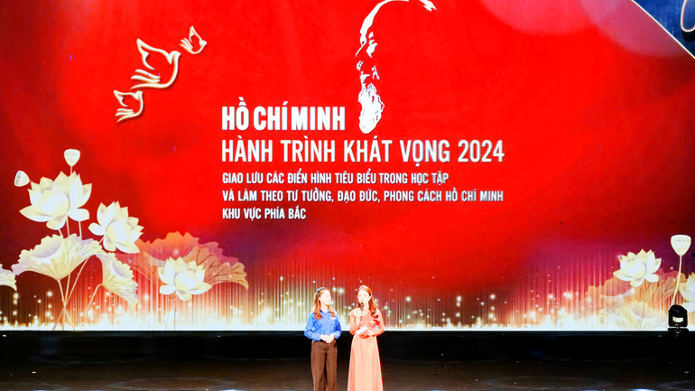 Bí thư Đoàn xã Tam Hưng, huyện Thanh Oai, thành phố Hà Nội Nguyễn Thị Quỳnh Thư truyền cảm hứng, vận động người trẻ nghiên cứu, sưu tầm, số hóa di tích để lan tỏa thuận lợi trong cộng đồng, xã hội.