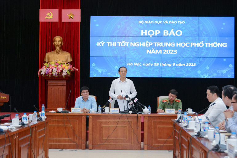 Quang cảnh họp báo