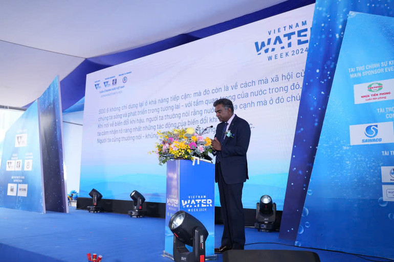 TS Kalanithy Vairavamoorthy, Giám đốc điều hành Hội nước quốc tế phát biểu.