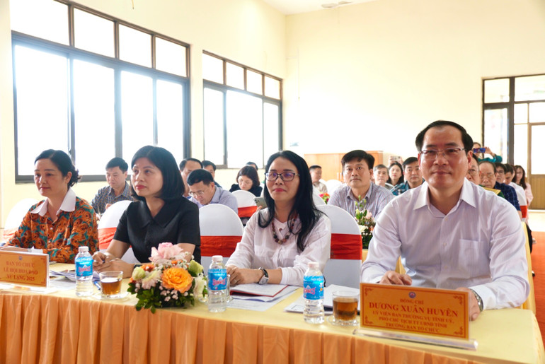 Lãnh đạo tỉnh Lạng Sơn và các địa phương dự hội nghị.