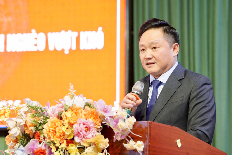 Đồng chí Phan Văn Hùng, Phó Tổng Biên tập Báo Nhân Dân, Chủ tịch Quỹ Hạt giống Việt-Báo Nhân Dân phát biểu tại chương trình.