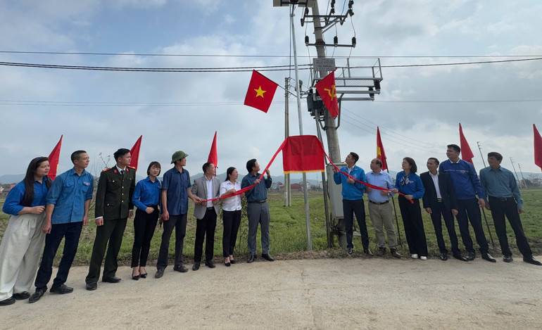 Tỉnh đoàn Lạng Sơn kéo băng khánh thành công trình thanh niên tại huyện Tràng Định.