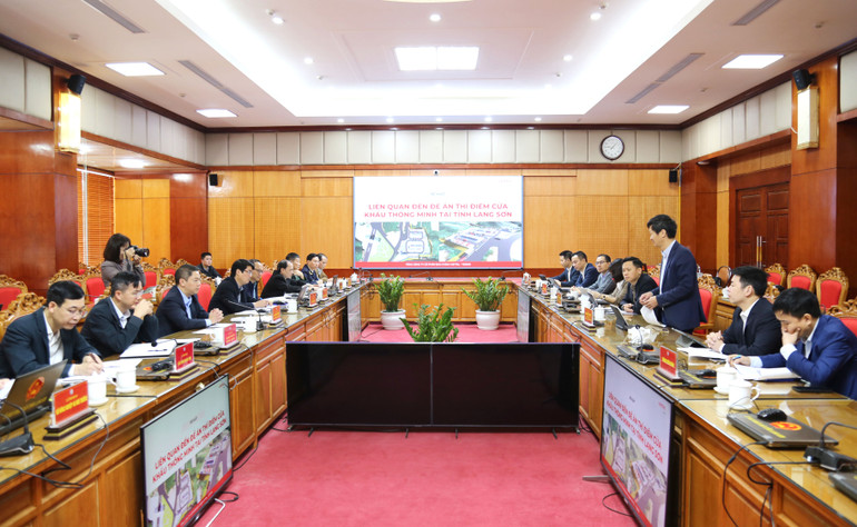 Buổi làm việc của Ủy ban nhân dân tỉnh Lạng Sơn với Tập đoàn Viettel về việc thực hiện đề án thí điểm xây dựng cửa khẩu thông minh.