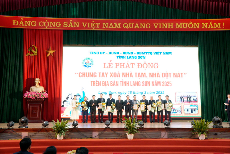 Lễ phát động “Chung tay xóa nhà tạm, nhà dột nát” năm 2025 của tỉnh Lạng Sơn.