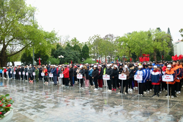 Hơn 1.000 người dân Lạng Sơn tham gia Ngày chạy Olympic năm 2025.