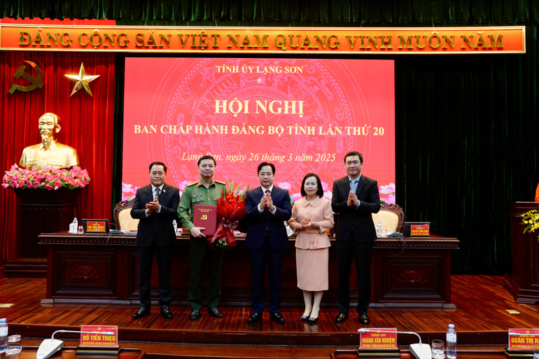 Công bố Quyết định số 2006 ngày 15/3/2025 của Ban Bí thư.