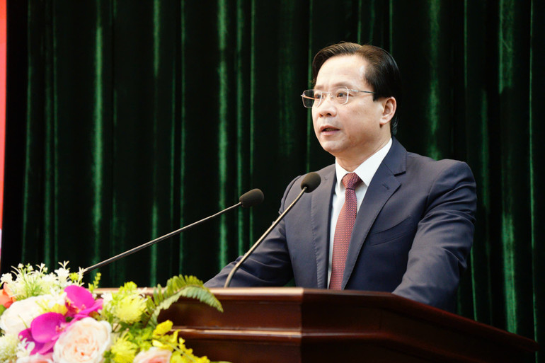 Đồng chí Hoàng Văn Nghiệm, Bí thư Tỉnh ủy, Trưởng Đoàn đại biểu Quốc hội tỉnh Lạng Sơn chỉ đạo hội nghị.