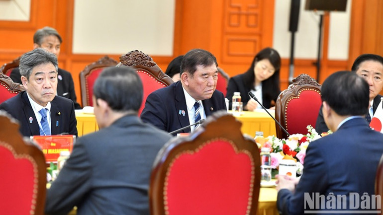 Thủ tướng Nhật Bản Ishiba Shigeru phát biểu tại buổi hội kiến. (Ảnh: ĐĂNG KHOA)