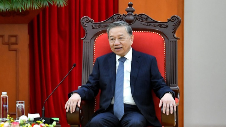 Tổng Bí thư Tô Lâm phát biểu tại buổi tiếp Đại sứ Liên minh châu Âu tại Việt Nam Julien Guerrier. (Ảnh: ĐĂNG KHOA)