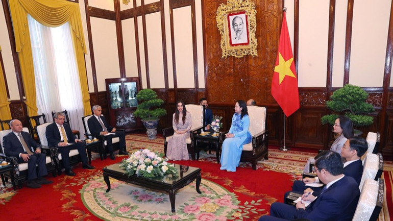 Phó Chủ tịch nước Võ Thị Ánh Xuân tiếp bà Leyla Aliyeva, Phó Chủ tịch Quỹ Heydar Aliyev (Azerbaijan). (Ảnh: Văn Điệp/TTXVN)