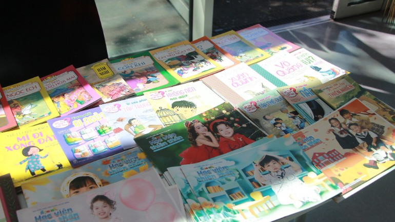 Nhiều tác phẩm thú vị được giới thiệu tới bà con kiều bào ta.