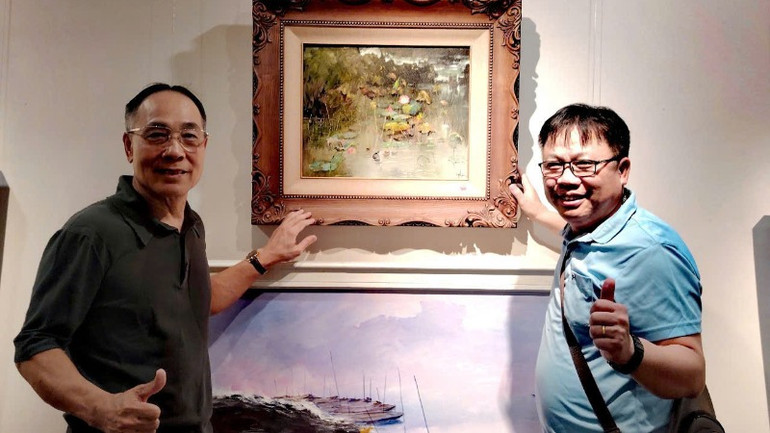 Niềm vui của nhà sưu tập và họa sĩ. Niềm vui của nhà sưu tập và họa sĩ.