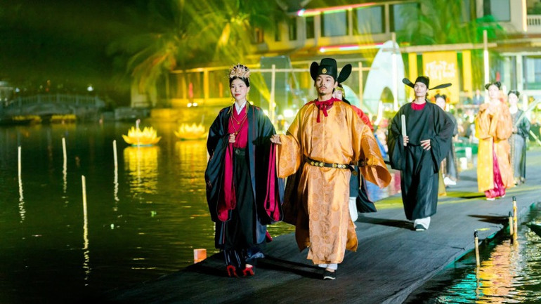 Cổ phục được phục dựng và xuất hiện trong nhiều sự kiện quy mô.